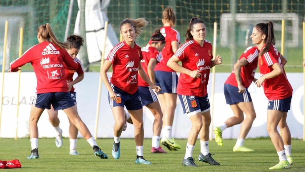 Équipe nationale féminine d'Espagne: l'Espagne reprendra les ...