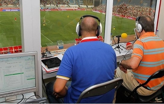 El protocolo permite diez cabinas con técnico y narrador en cada partido de LaLiga Santander
