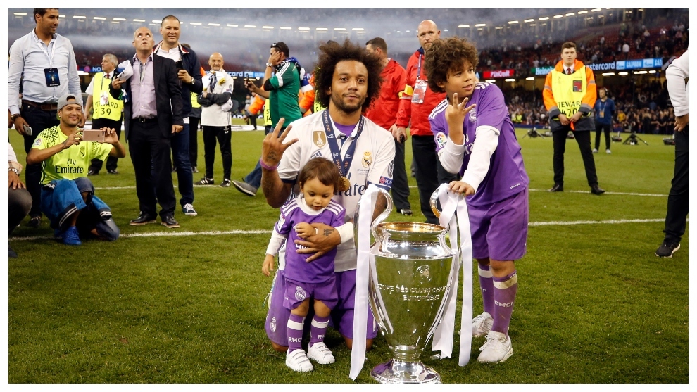 Marcelo, con sus hijos, tras ganar la Decimosegunda.