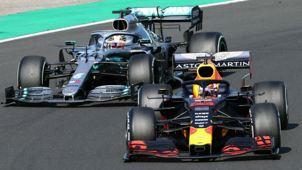 Verstappen y Hamilton, en un Gran Premio de 2019.