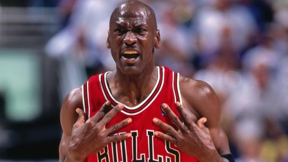 "Cada jugador de la NBA debera darle el 10% de su sueldo a Michael Jordan"