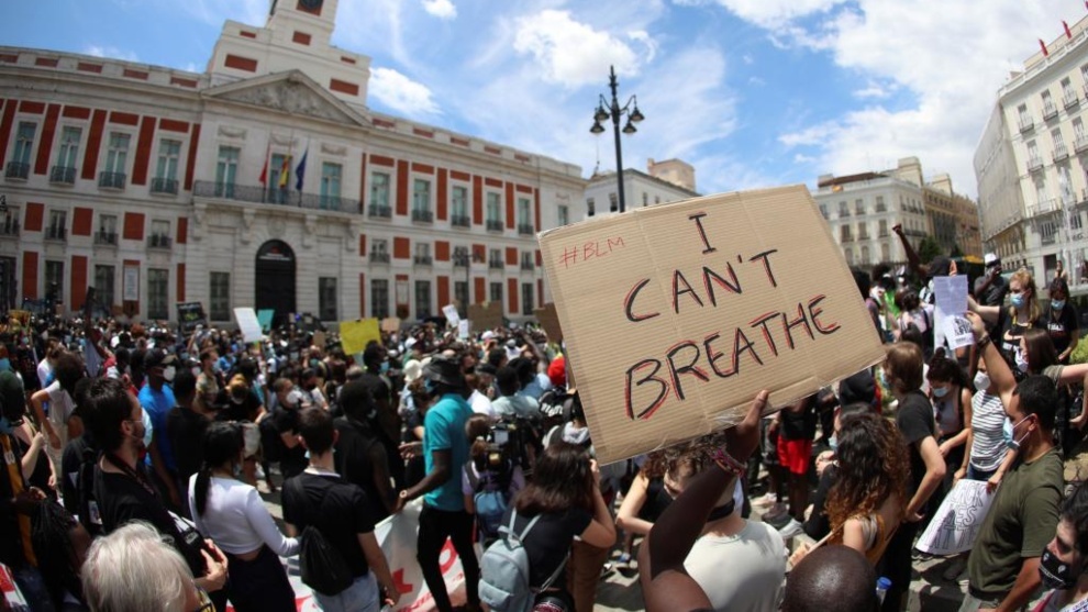 Momento de la concentracin en la Puerta del Sol con el lema &quot;No...