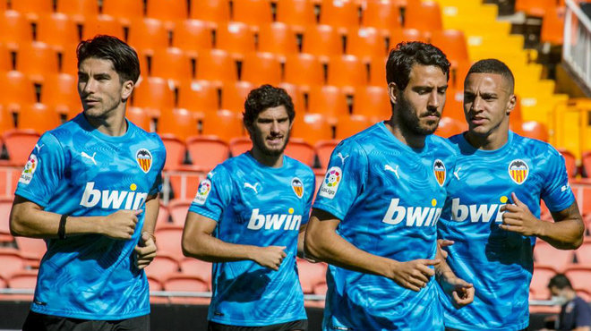 Soler, Guedes, Parejo y Rodrigo en un entrenamiento en Mestalla.