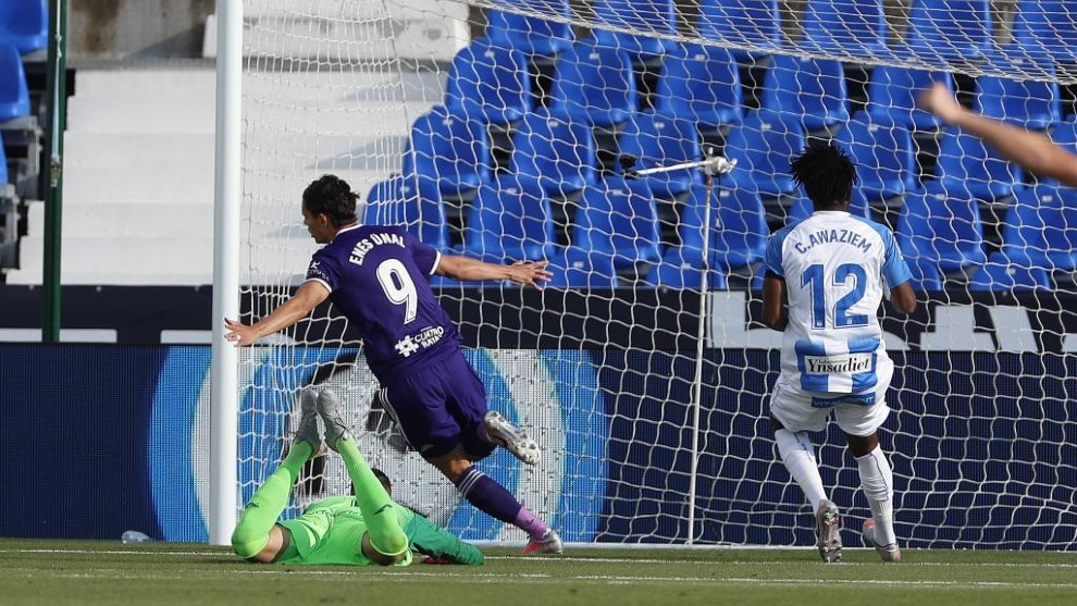nal celebra el primer gol del Valladolid frente al Legans en...