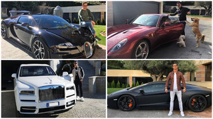 Cristiano Ronaldo posa con cuatro de sus lujosos coches