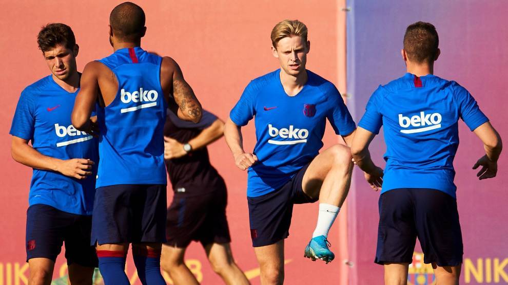Barcelona's squad list: Sergi Roberto and De Jong miss out with injury