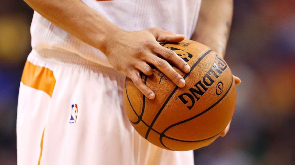 El anillo inteligente que ofrece la NBA a jugadores para detectar  síntomas de covid-19 - CNN Video