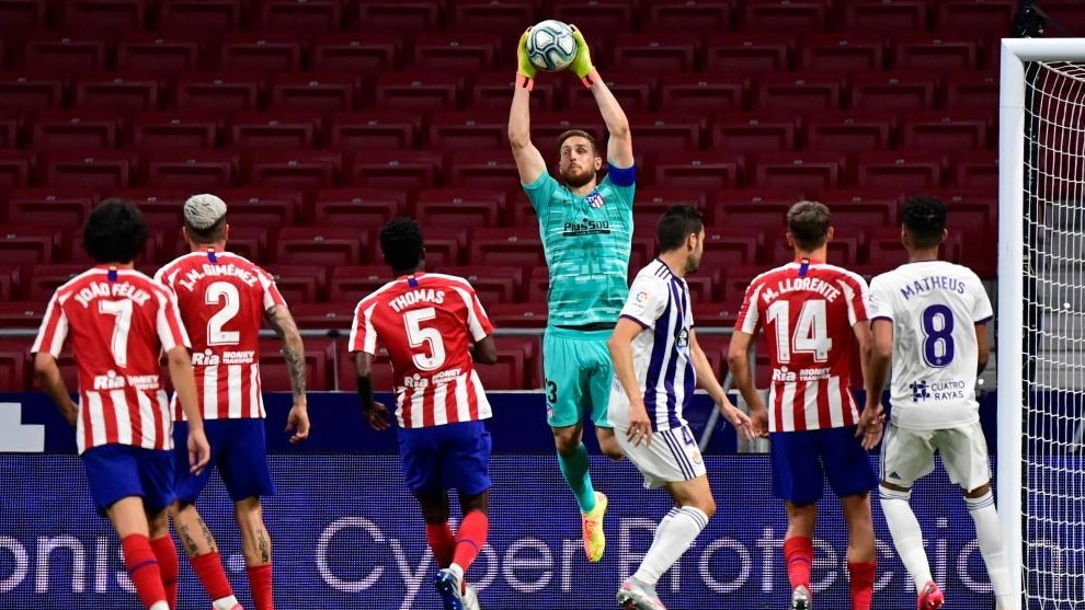 Oblak passes his century with flying colours