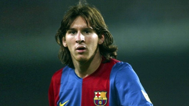 Minguella: Messi looked at Riquelme as if he were Jesus Christ