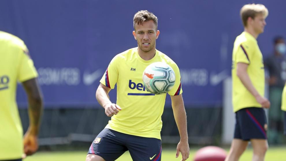 El jugador del Barcelona Arthur en un entrenamiento.