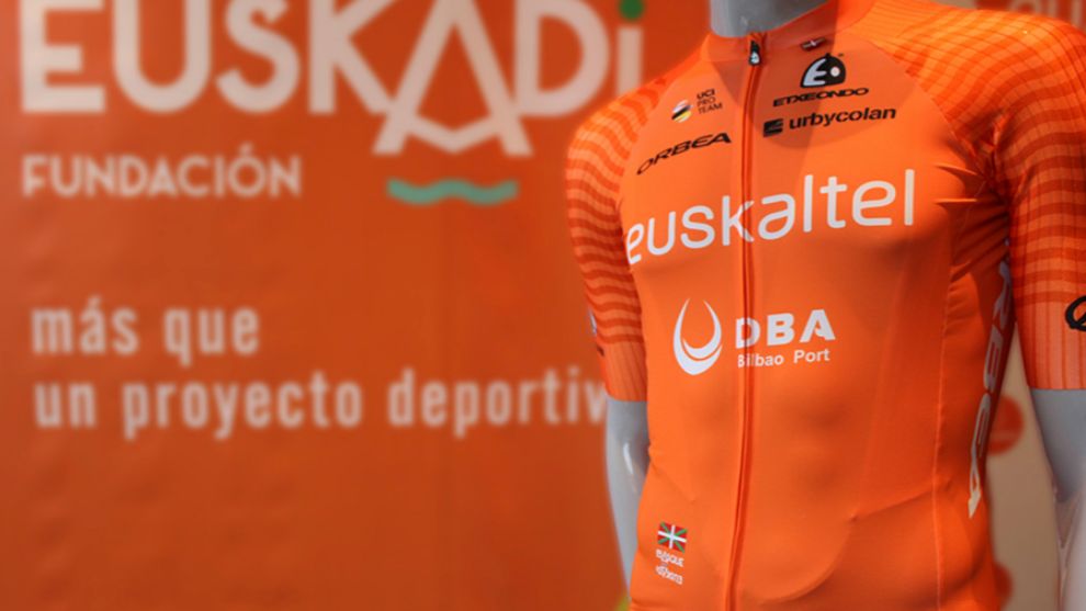 Euskaltel estrenar el maillot que quera haber lucido en la Itzulia.