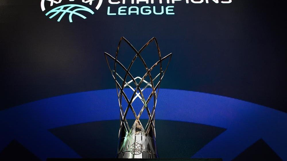 El trofeo de la FIBA Champions League.
