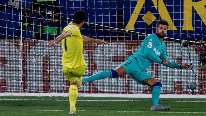 Gerard marca el gol del empate ante el Barcelona.
