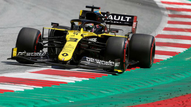 Daniel Ricciarso, con el Renault RS20, durante el pasado Gran Premio...