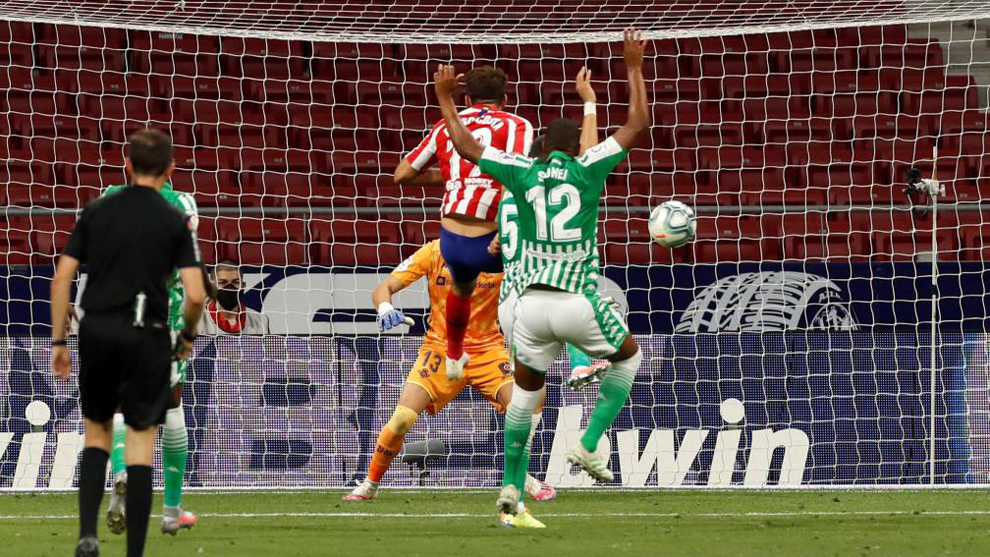 Diego Costa logra el gol de la victoria ante el Betis.