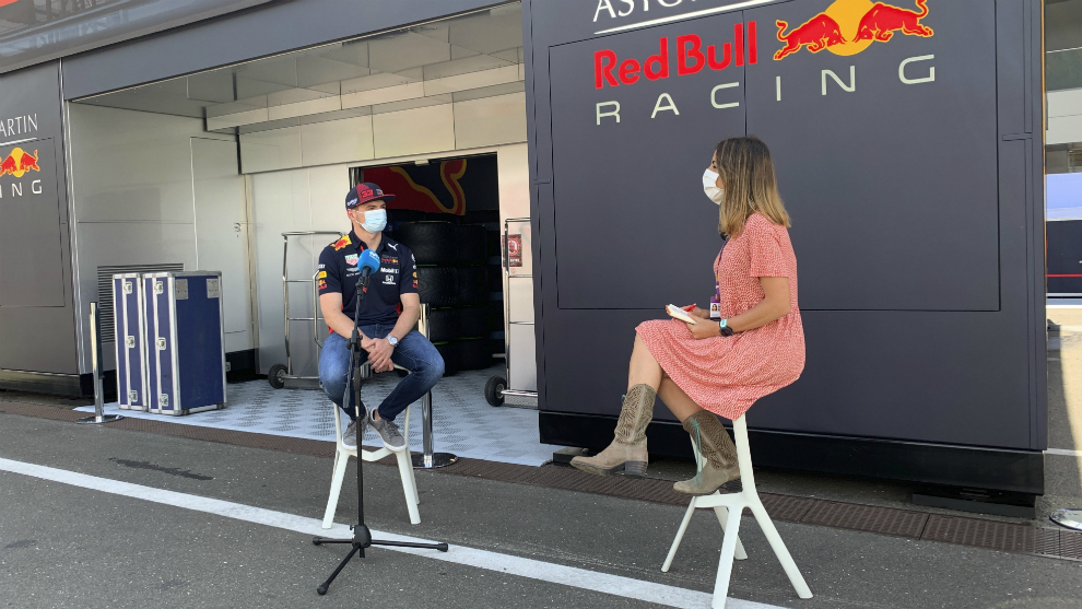 Noem de Miguel entrevista a Max Verstappen.