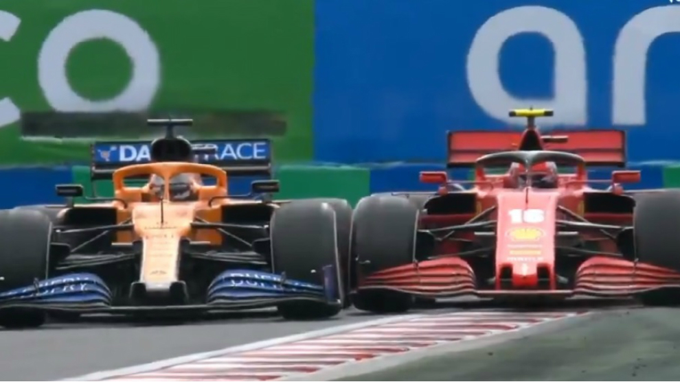 El momento del adelantamiento de Sainz a Leclerc en la vuelta 62 de...