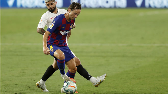 Barcelona reduce Rakitic price tag but Sevilla stand firm