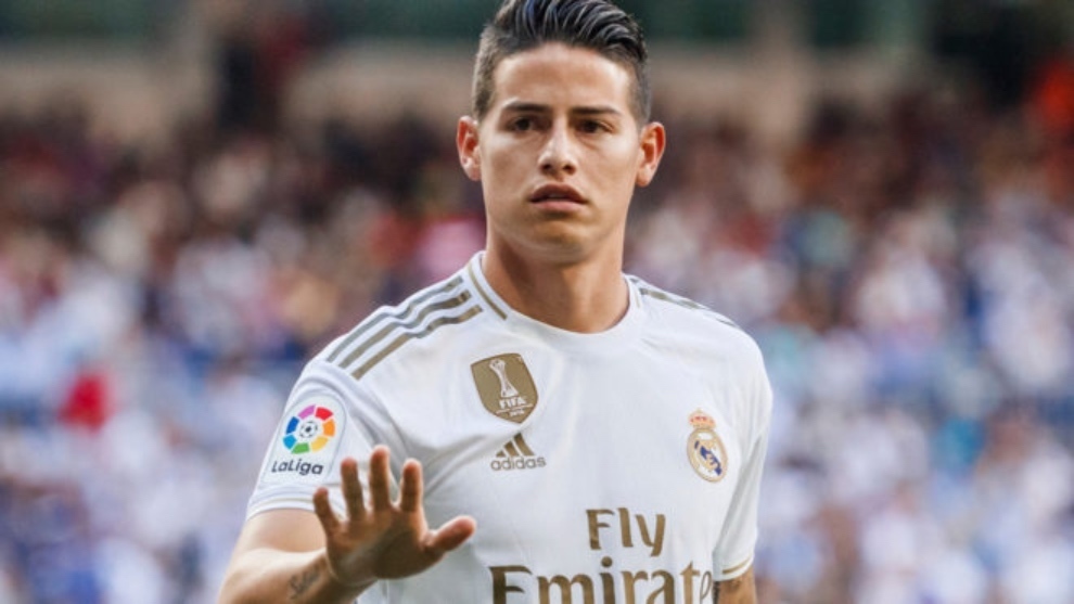 PSG join Manchester United in race to sign James