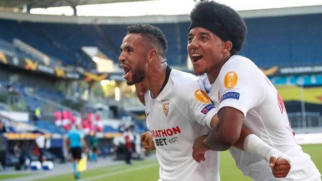 Sevilla swipe Roma aside to reach last eight