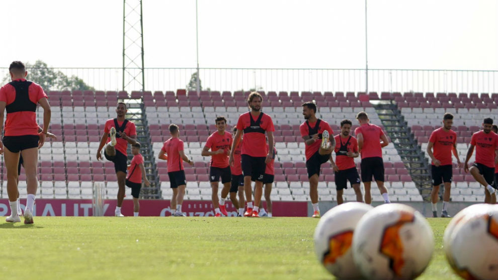 Video session and talk from Lopetegui ahead of Sevilla's trip to Germany