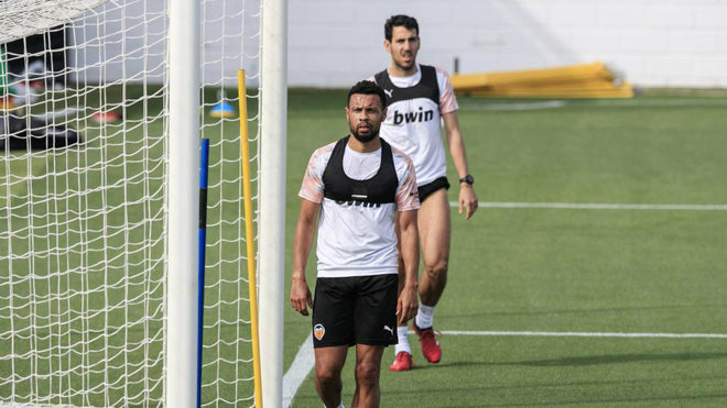 Valencia call up 25 players for training on Monday