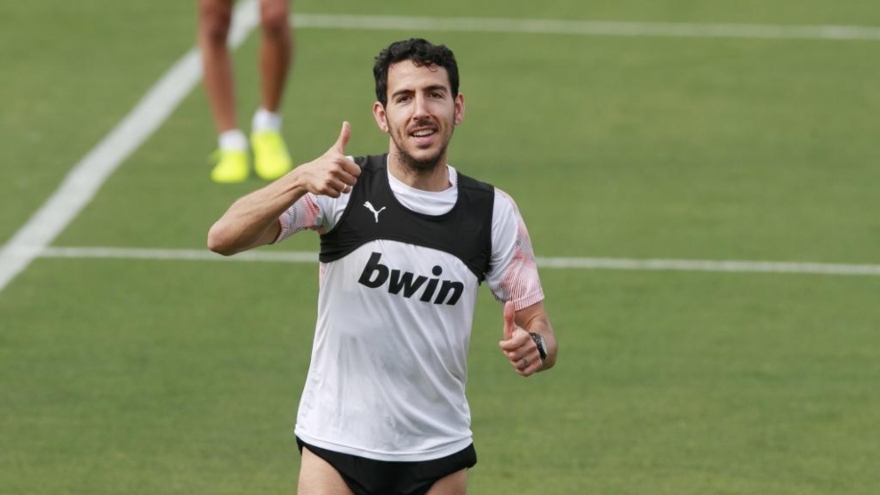 Official: Villarreal sign Dani Parejo from Valencia on a free transfer