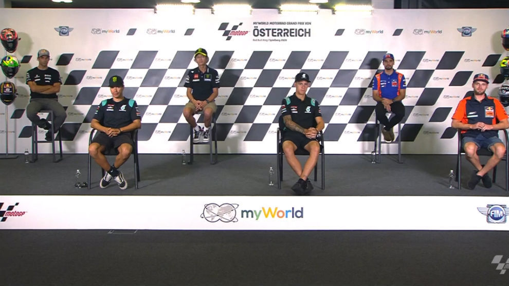 Atrs, Zarco, Rossi y Oliveira; delante: Morbidelli, Quartararo y...
