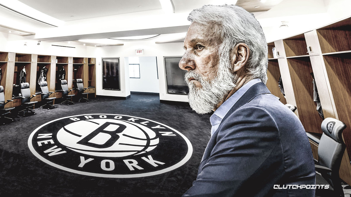 Montaje de Gregg Popovich en el banquillo de los Nets.