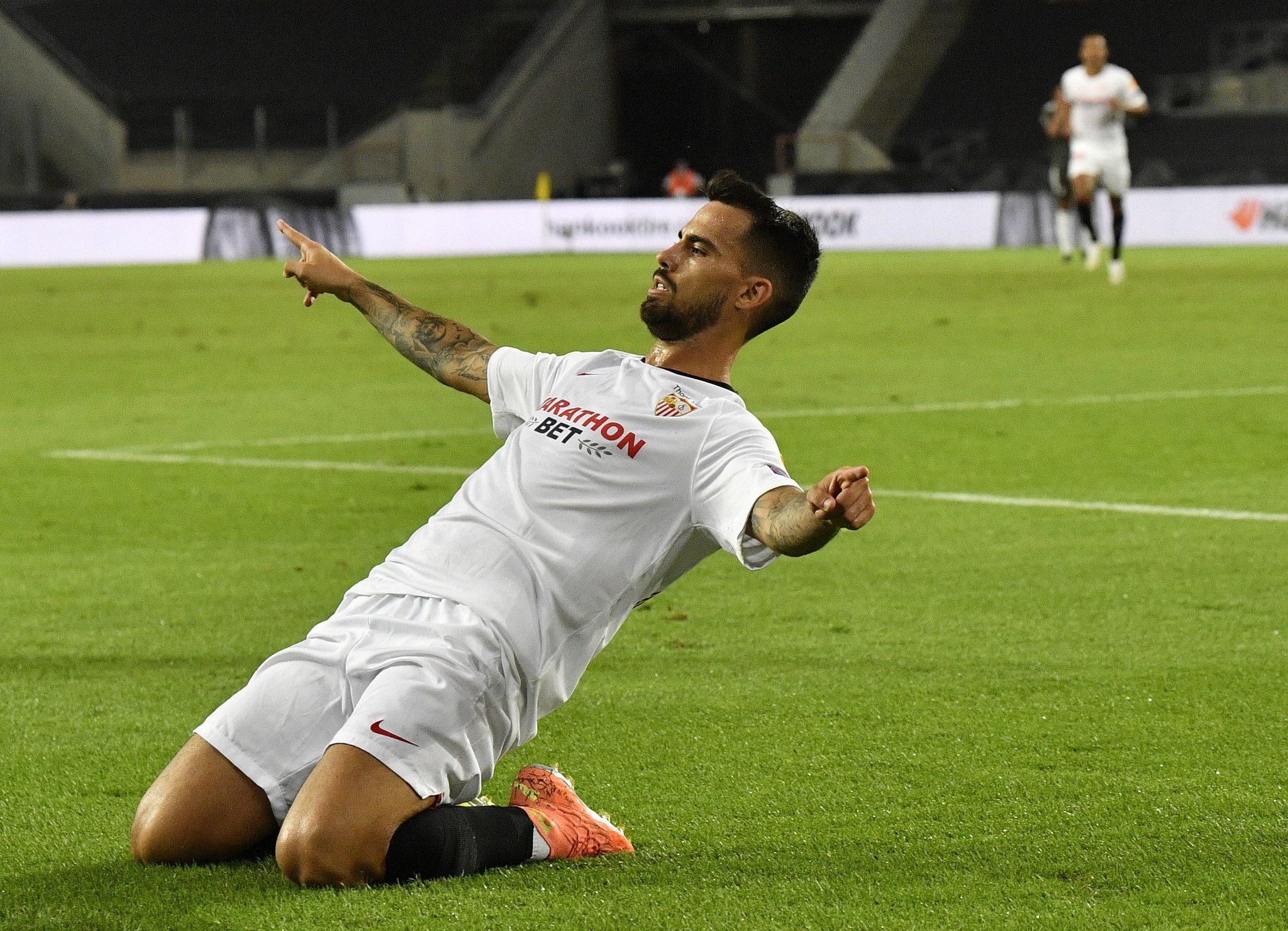 Cologne (Germany), 16/08/2020.- Suso of lt;HIT gt;Sevilla lt;/HIT gt; celebrates scoring the equalizer during the UEFA Europa League semi final match between lt;HIT gt;Sevilla lt;/HIT gt; FC and Manchester United in Cologne, Germany, 16 August 2020. (Alemania, Colonia) EFE/EPA/Martin Meissner / POOL