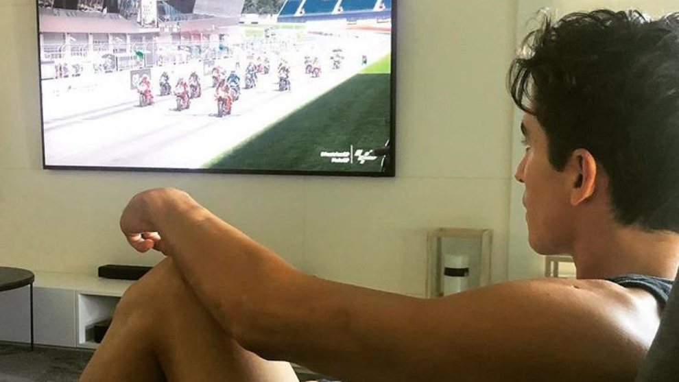 Marc Márquez, en Cervera viendo la carrera de MotoGP.