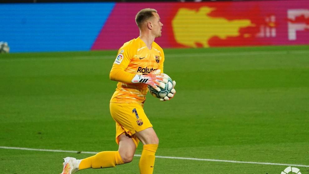 Ter Stegen to miss two and a half months