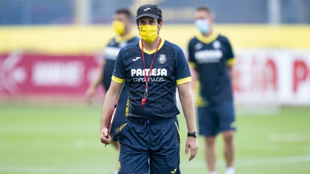 Unai Emery, en un entrenamiento del Villarreal