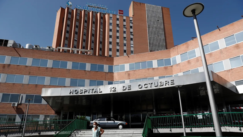 Entrada del Hospital 12 de Octubre en Madrid.