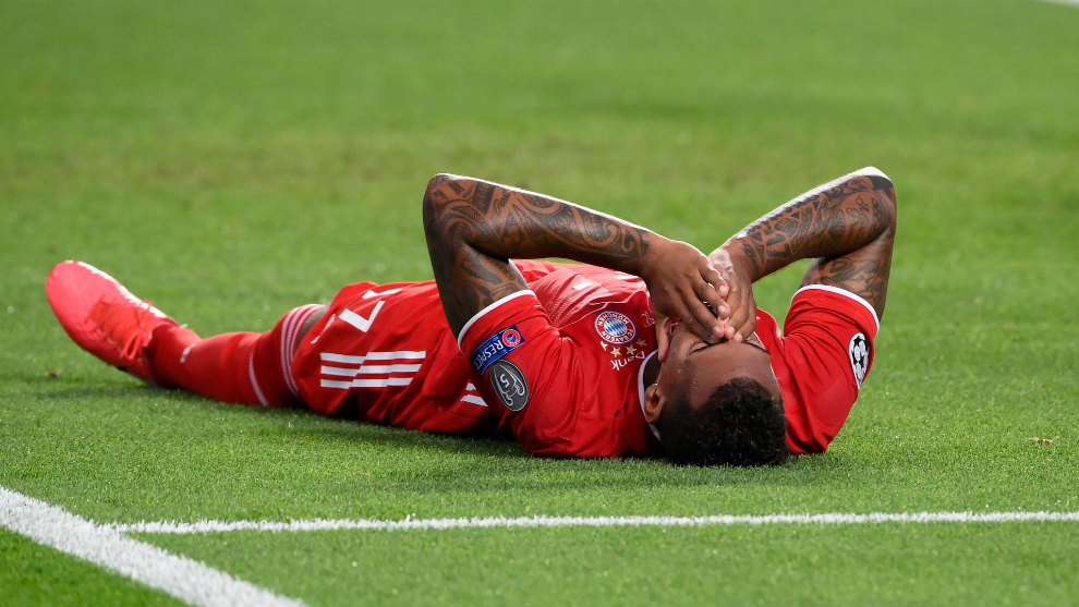 Boateng's pain as he goes down with injury in the first half