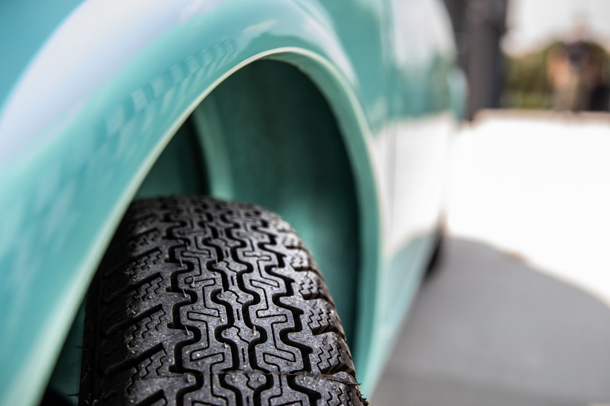 Si tienes un Fiat 500 clásico, Pirelli ha 'resucitado' sus neumáticos