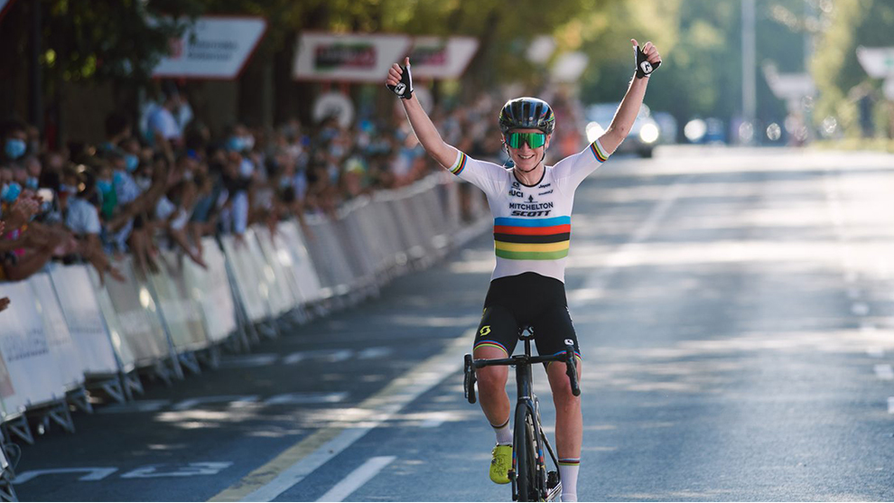 Annemiek van Vleuten, campeona del mundo, es nueva ciclista del Movistar Team.