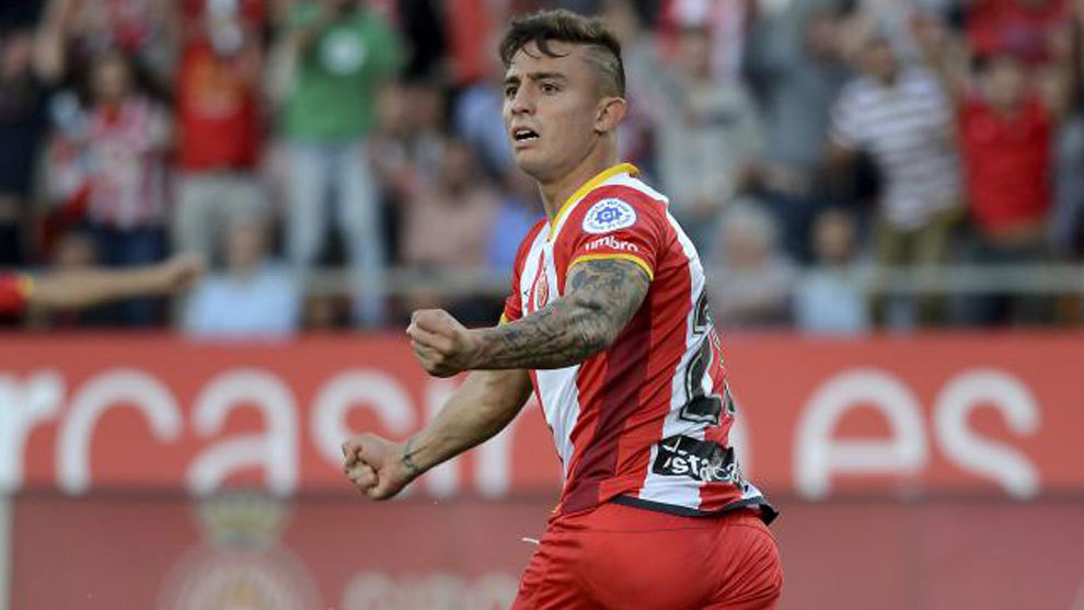 Tuesday's transfer round-up: Barcelona's pursuit of Lautaro and Depay, Ozil future