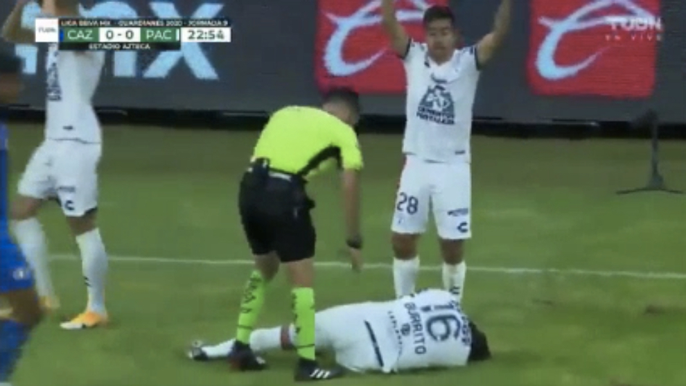 La escalofriante lesión del 'Burrito' Hernández frente al Cruz Azul