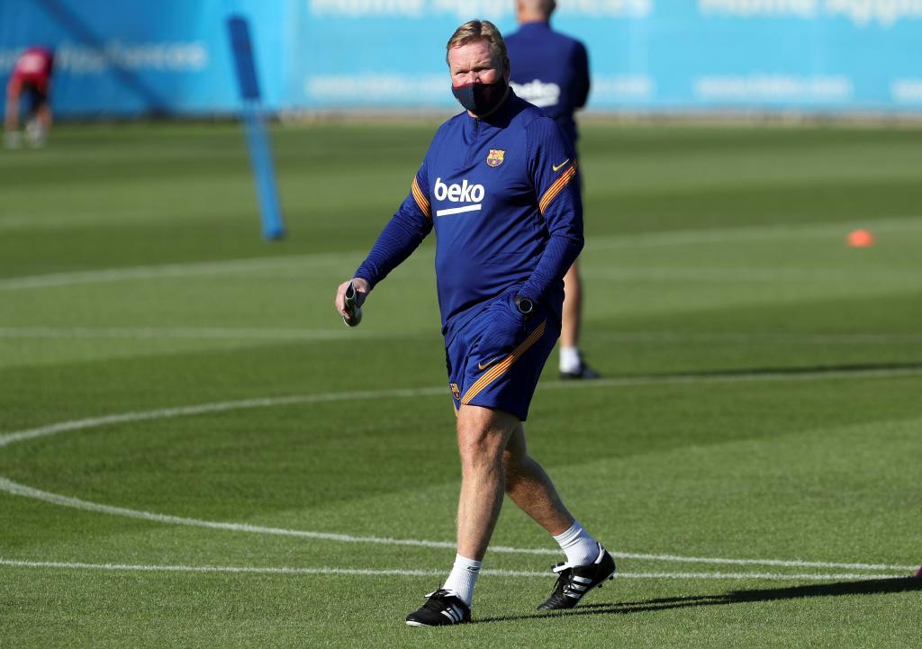Ronald Koeman durante un entrenamiento con el Barcelona