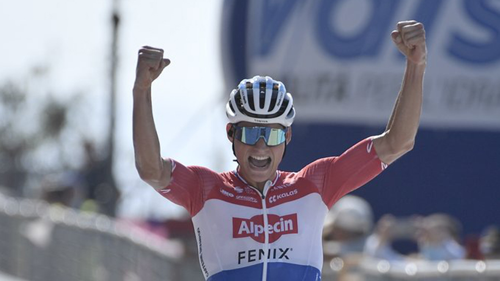Mathieu van der Poel gana la etapa 7 de Tirreno-Adritico.