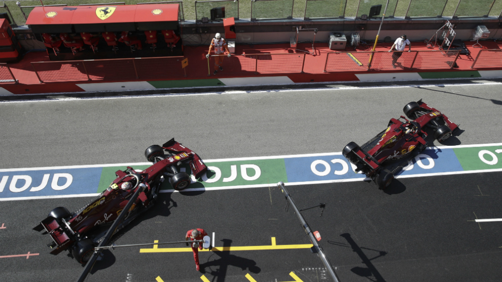 Ferrari en el pit lane de Mugello.