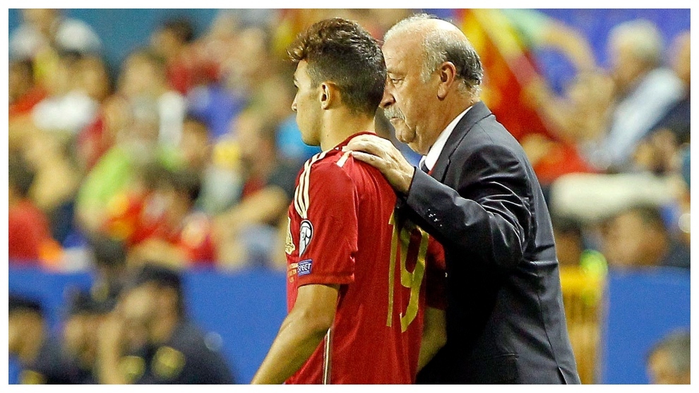 Munir, con Del Bosque, el día de su debut con  España,