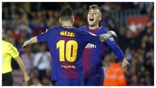 Deulofeu y Messi celebran un gol contra el Mlaga en la 2017-18.