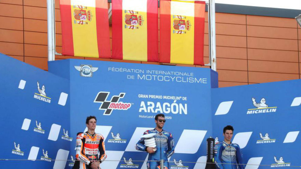 Álex Rins, Marc Márquez y Joan MIr, en el podio del Gran Premio de Aragón.