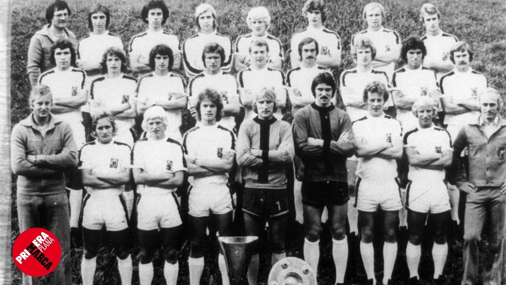 Plantilla del Monchengladbach en la 75-76, con los Bonhoff, Stielike, ...