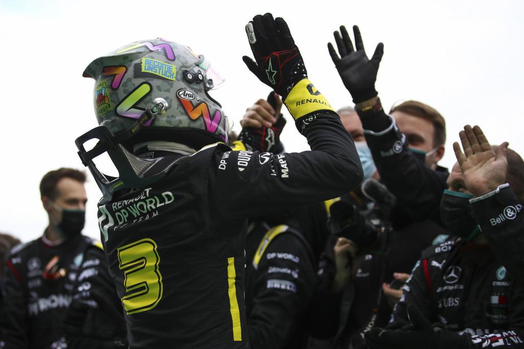 Ricciardo celebra su podio.