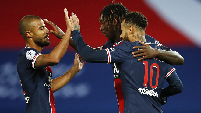 Los jugadores del PSG en festejo de gol ante el Dijon