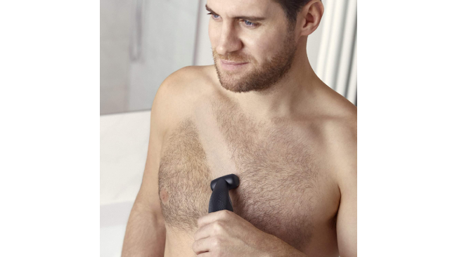 Con un peine gua, un accesorio para la espalda y resistente al agua: as es la afeitadora corporal ms vendida de Amazon