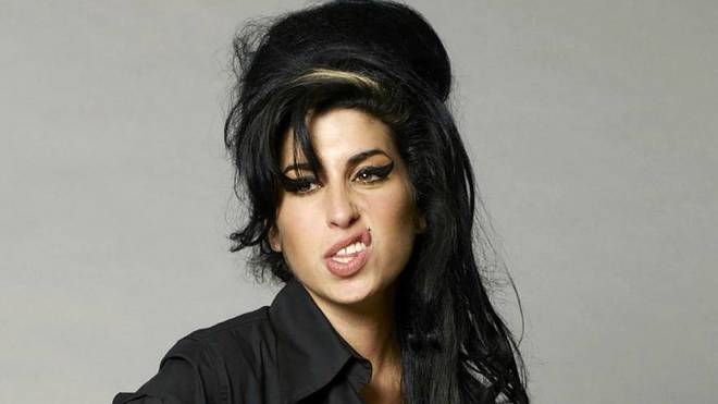 Salen a la venta dos recopilatorios de canciones de Amy Winehouse.